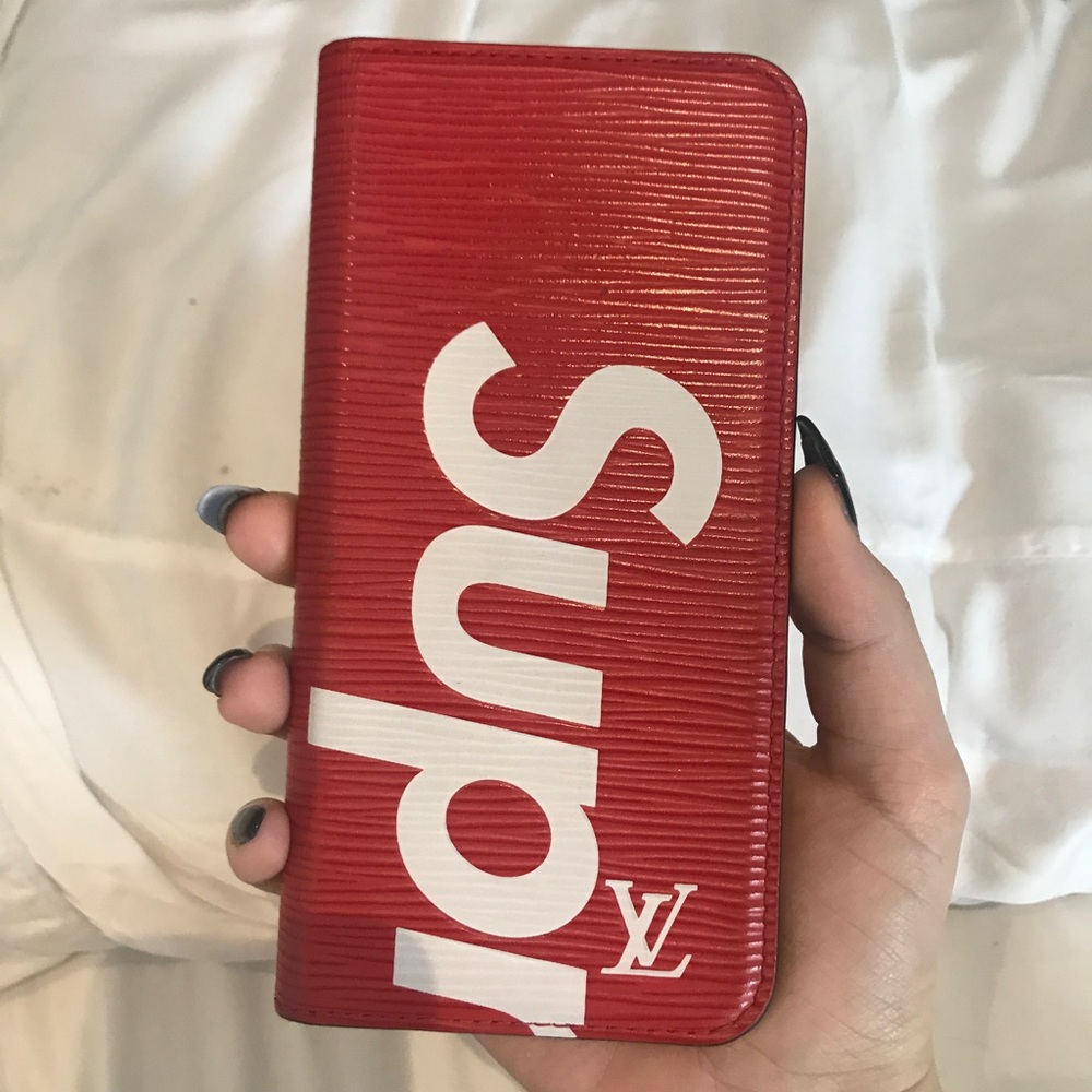 Louis Vuitton Supreme Folio Case